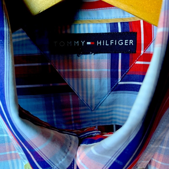 Tommy Hilfiger - Picture 5 of 5